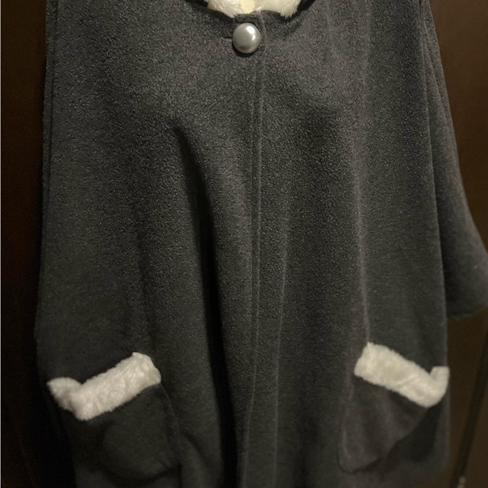 ⛄️ Sleeveless Cape Coat! ❄️